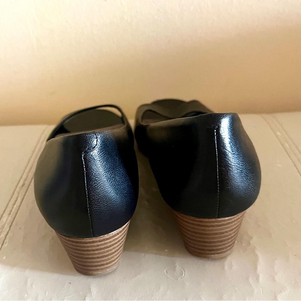 Cole Haan Elsie Black Leather Peep Toe Wedges size 7 B - Picture 6 of 9